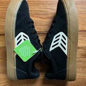 Cariuma Catiba black suede/canvas sneakers, NWB unisex W 7.5/UK 38.5/Mens 6/UK 5